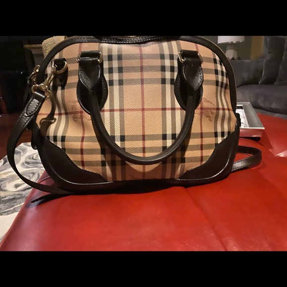 Handbag - Picture 2 of 3